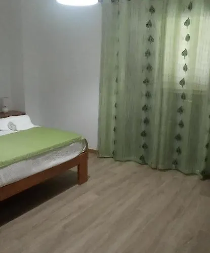 Quarto em Acomodações Particulares Casa Do Meio Alcofra