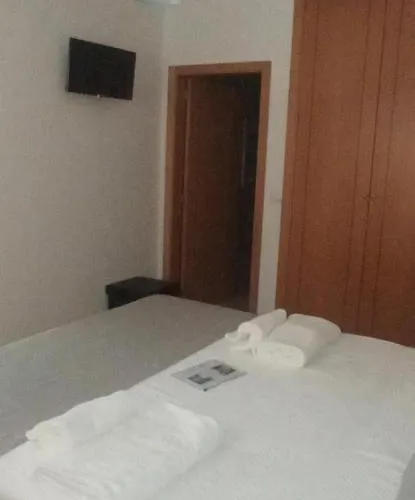 Casa Do Meio Quarto em Acomodações Particulares