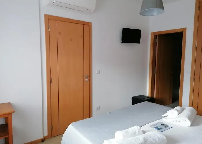 Casa Do Meio Quarto em Acomodações Particulares *