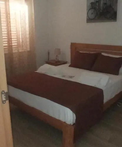 Quarto em Acomodações Particulares Casa Do Meio Alcofra