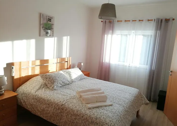 Casa Do Meio Quarto em Acomodações Particulares *